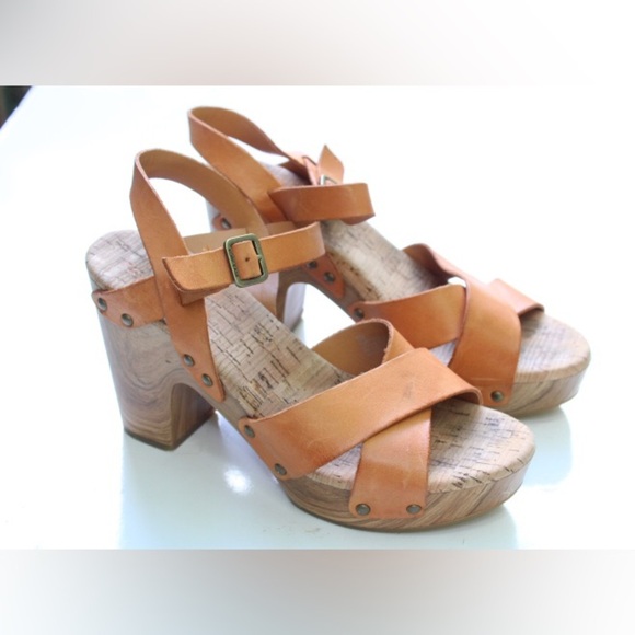 Kork-ease studded sandals - Picture 8 of 9